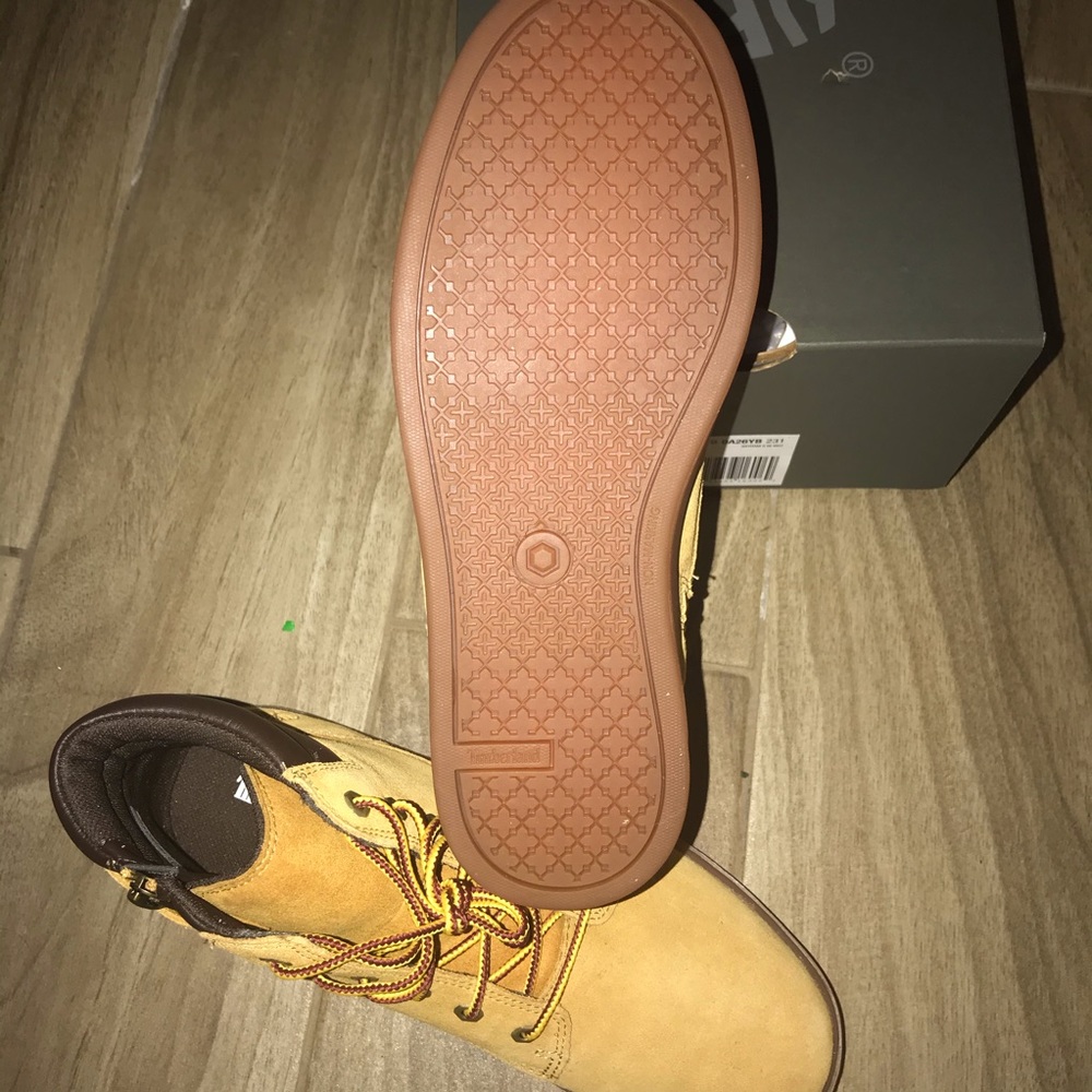 Timberlands - Picture 4 of 6